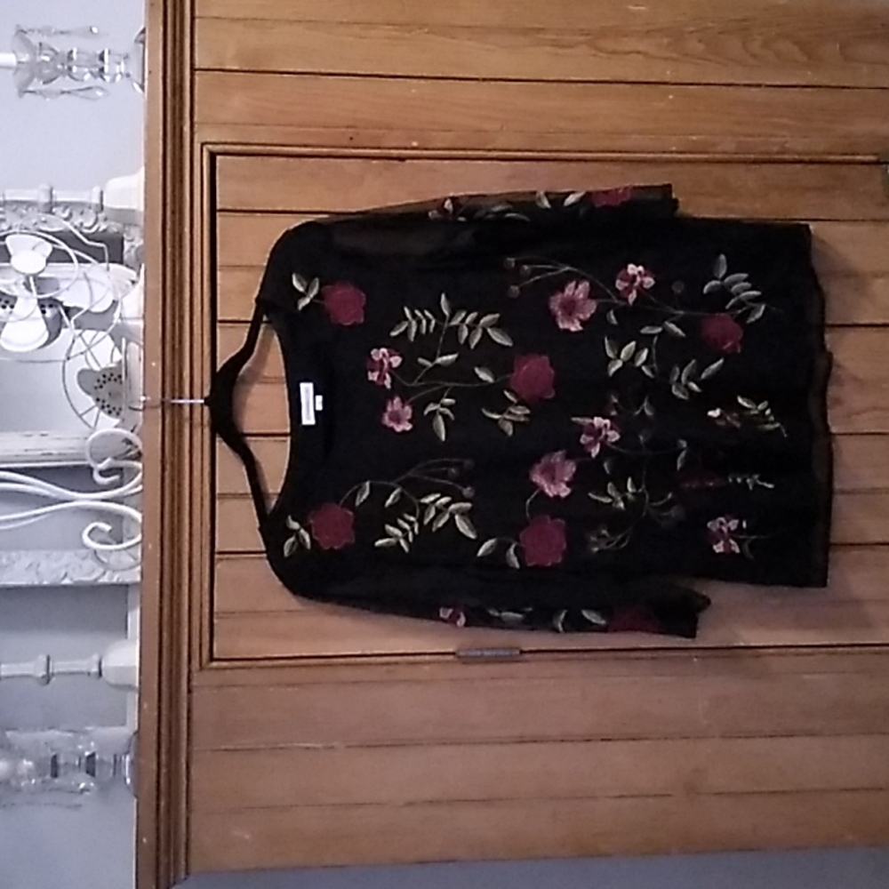3 for $10.00 🍒 Charter Club size medium black top w floral embroidered overlay.